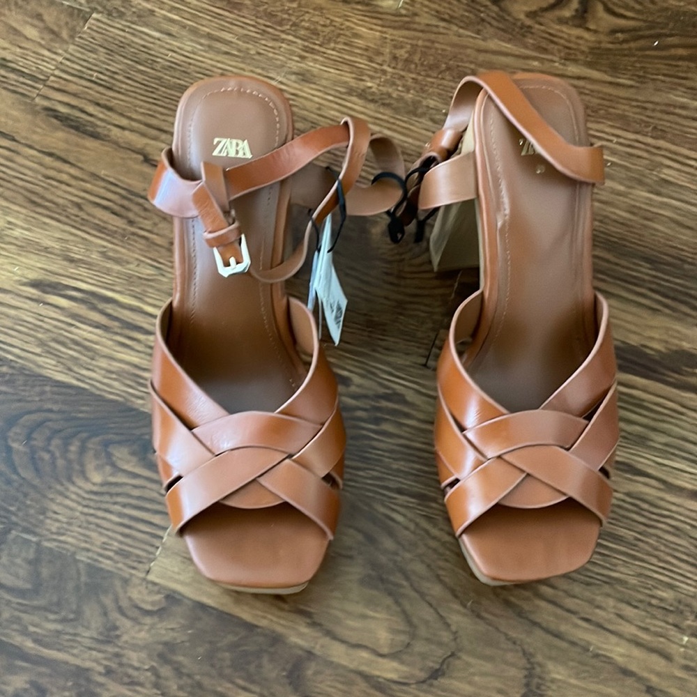 Zara women’s size 9 wood platform sandals